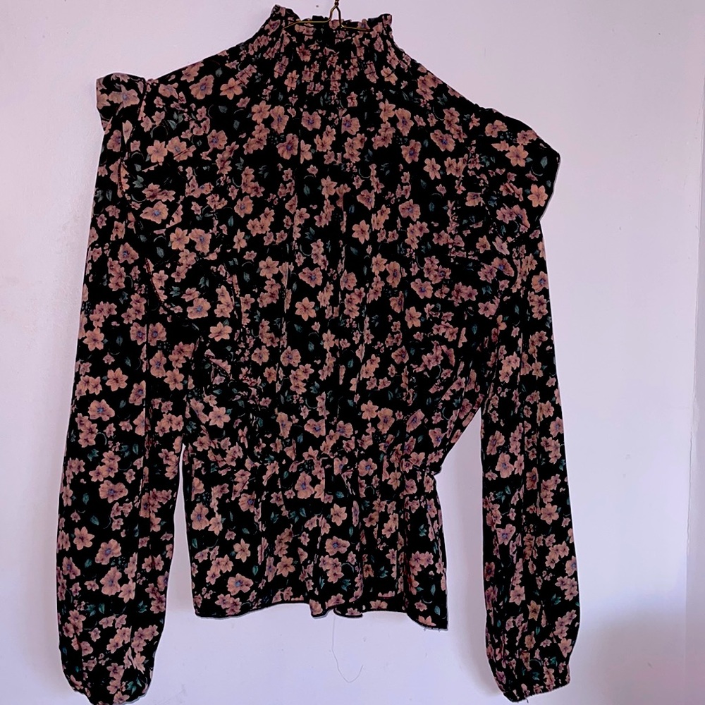 BOOHOO - floral ruffle blouse